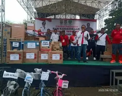 IMG-20220814-WA0044_copy_502x394 Ahyani Anibhani Anggota DPRD Kabupaten Tangerang saat memberikan sambutannya dalam kegiatan memperingati HUT RI ke 77 di Kecamatan Curug.