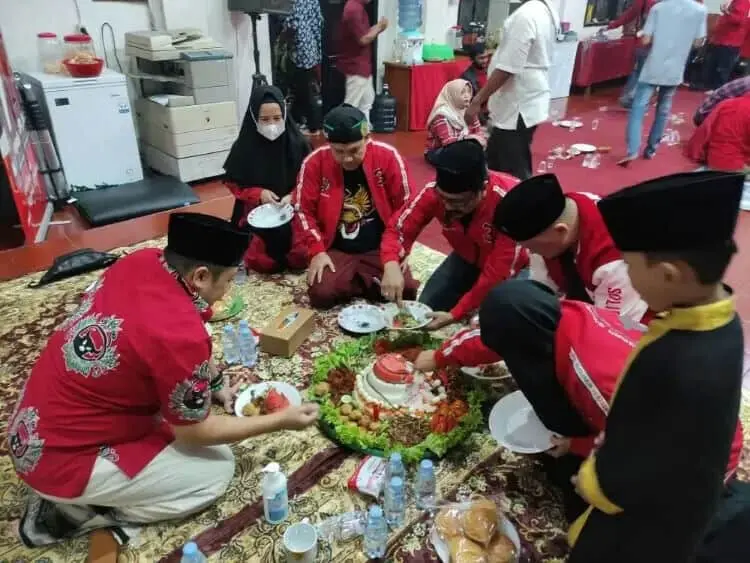 DPC PDIP Kabupaten Tangerang Gelar Tasyakuran Peringati HUT RI ke 77, Begini Pesan Irvansyah DPC PDIP Kabupaten Tangerang Gelar Tasyakuran Peringati HUT RI ke 77, Begini Pesan Irvansyah