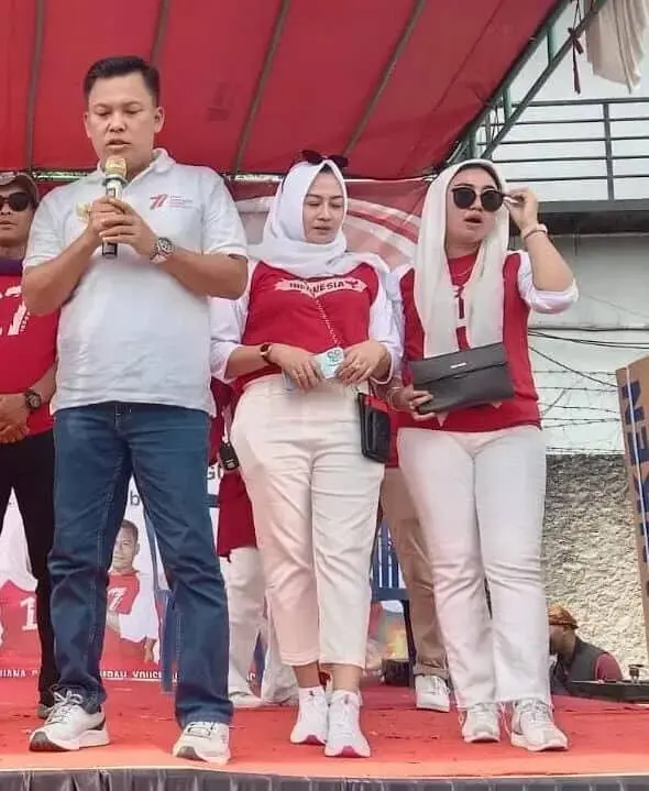 Dewan Ahyani Anibhani Lepas Gerak Jalan Santai Semarak HUT RI ke 77 di Binong Kecamatan Curug, Ada Juga Doorprizenya Dewan Ahyani Anibhani Lepas Gerak Jalan Santai Semarak HUT RI ke 77 di Binong Kecamatan Curug, Ada Juga Doorprizenya