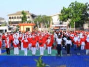 Warga Karawaci Gelar Jalan Sehat HUT Kemerdekaan RI Warga Karawaci Gelar Jalan Sehat HUT Kemerdekaan RI