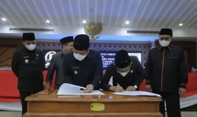 PAD Alami Kenaikan, DPRD Kota Tangerang Setujui Anggaran 2023 Sebesar 4, 21 Triliun PAD Alami Kenaikan, DPRD Kota Tangerang Setujui Anggaran 2023 Sebesar 4, 21 Triliun