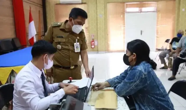 Antusias Warga Cipondoh Sangat Tinggi Sambut Diskon 77 Persen PBB-P2 Antusias Warga Cipondoh Sangat Tinggi Sambut Diskon 77 Persen PBB-P2