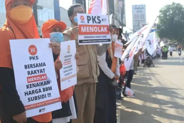 Tolak Kenaikan BBM, Kader PKS Se-Kabupaten Tangerang Serentak Turun ke Jalan Tolak Kenaikan BBM, Kader PKS Se-Kabupaten Tangerang Serentak Turun ke Jalan
