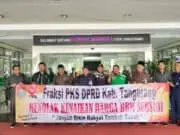Titip Aspirasi Tolak Kenaikan BBM, Komunitas Ojol Tangerang Datangi Fraksi PKS Titip Aspirasi Tolak Kenaikan BBM, Komunitas Ojol Tangerang Datangi Fraksi PKS
