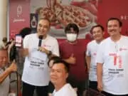 Bupati Zaki Bareng Ketua PMI Kabupaten Tangerang Sosialisasikan Aplikasi SiDoni di Summarecon Bupati Zaki didampingi Soma Atmaja Ketua PMI Kabupaten Tangerang, dan Kepala Unit Donor Darah PMI Kabupaten Tangerang, dr. Zaenal Muttaqien.