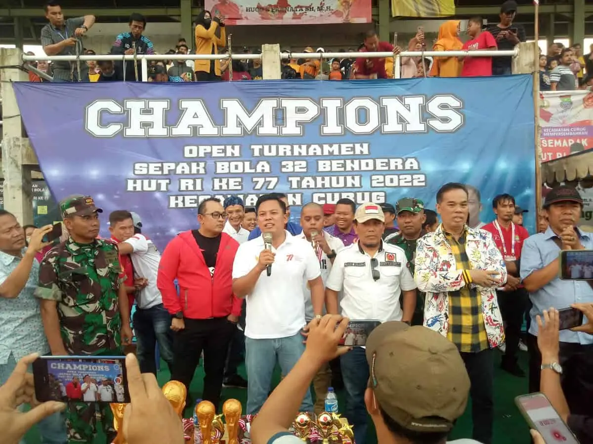 Muhammad Faizal Politisi Golkar Berikan Support di Final Champions Kecamatan Curug Muhammad Faizal Politisi Golkar Berikan Support di Final Champions Kecamatan Curug