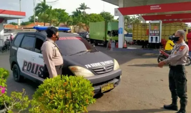 Pemerintah Naikan Harga BBM Siang Hari, Polres Metro Tangerang Kota Jaga SPBU Pemerintah Naikan Harga BBM Siang Hari, Polres Metro Tangerang Kota Jaga SPBU