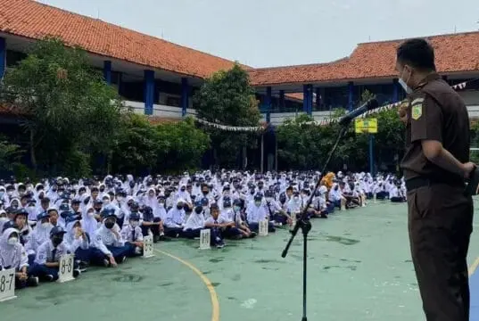 Sosialisasi Aspek Hukum Kenakalan Remaja, Jaksa Masuk Sekolah di Kota Tangerang Sosialisasi Aspek Hukum Kenakalan Remaja, Jaksa Masuk Sekolah di Kota Tangerang
