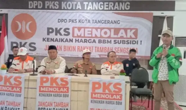 Konsisten Tegas Tolak Kenaikan Harga BBM, PKS Kota Tangerang Aksi Flash Mob