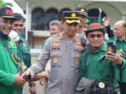 Kawal Aksi Buruh Tolak BBM Naik, Kapolrestro Tangerang: Humanis Tanpa Senjata Kawal Aksi Buruh Tolak BBM Naik, Kapolrestro Tangerang: Humanis Tanpa Senjata