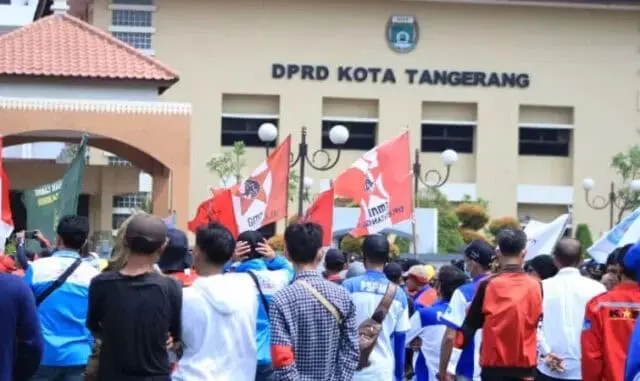 Demo Buruh dan Mahasiswa, DPRD Kota Tangerang Tolak Kenaikan Harga BBM Demo Buruh dan Mahasiswa, DPRD Kota Tangerang Tolak Kenaikan Harga BBM