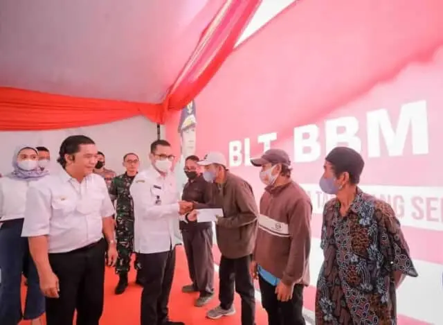 Dampingi Pj Gubernur Banten, Pilar Bagikan BLT BBM Dampingi Pj Gubernur Banten, Pilar Bagikan BLT BBM