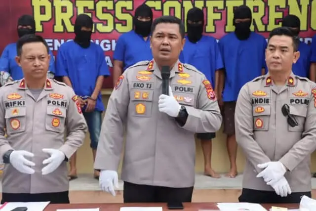 Dua Pelaku Bajing Loncat Berhasil Ditangkap Polisi Dua Pelaku Bajing Loncat Berhasil Ditangkap Polisi