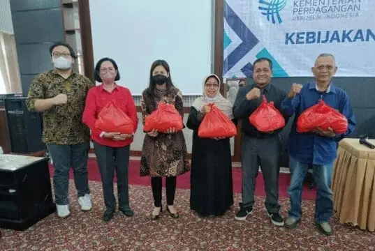 Yayasan Mbangun Karso Salurkan Sembako CSR BRI ke Pelaku UMKM Cilegon Yayasan Mbangun Karso Salurkan Sembako CSR BRI ke Pelaku UMKM Cilegon