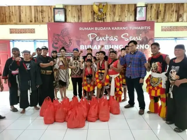 Penggiat Seni Budaya di Tangerang Dapat Bantuan Paket Sembako CSR BRI Penggiat Seni Budaya di Tangerang Dapat Bantuan Paket Sembako CSR BRI