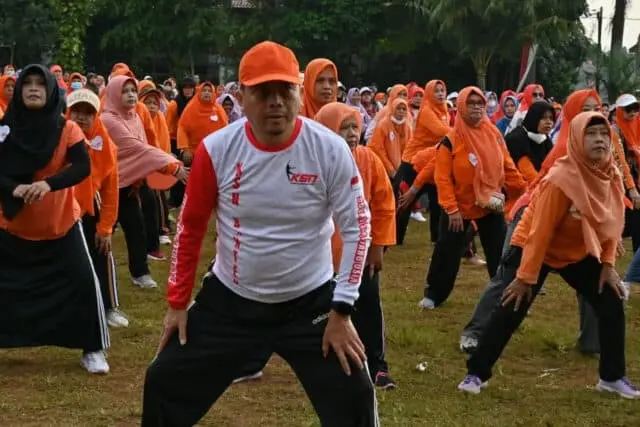 Bacagub Gembong Ikut Senam Akbar Bersama Ribuan Warga Tangsel Bacagub Gembong Ikut Senam Akbar Bersama Ribuan Warga Tangsel