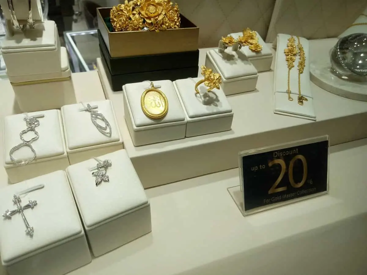 Koleksi Perhiasan Goldmart Karawaci.