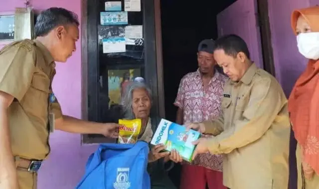 1.298 Lansia Dapat Bantuan Permakanan 1.298 Lansia Dapat Bantuan Permakanan