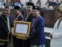 HUT Banten ke- 22, Walkot Tangerang Terima Piagam Penghargaan dari Pj. Gubernur HUT Banten ke- 22, Walkot Tangerang Terima Piagam Penghargaan dari Pj. Gubernur