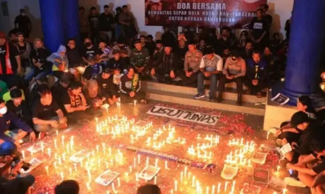 Doa Mengalir dari Tangerang Untuk Korban Tragedi Stadion Kanjuruhan Doa Mengalir dari Tangerang Untuk Korban Tragedi Kanjuruhan