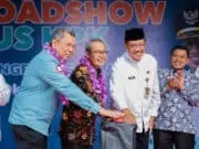 Roadshow Bus KPK di Tangsel Resmi Dimulai, Benyamin : Bangun Budaya Antikorupsi Sejak Dini Roadshow Bus KPK di Tangsel Resmi Dimulai, Benyamin : Bangun Budaya Antikorupsi Sejak Dini