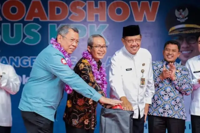 Roadshow Bus KPK di Tangsel Resmi Dimulai, Benyamin : Bangun Budaya Antikorupsi Sejak Dini Roadshow Bus KPK di Tangsel Resmi Dimulai, Benyamin : Bangun Budaya Antikorupsi Sejak Dini