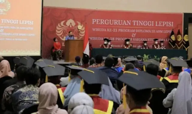 Hadiri Wisuda Bisma Lepisi, Ini Pesan Wali Kota Tangerang Hadiri Wisuda Bisma Lepisi, Ini Pesan Wali Kota Tangerang