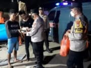 Antisipasi Kejahatan Jalanan, Polisi Patroli Dialogis di Tangerang Bagikan Ini Antisipasi Kejahatan Jalanan, Polisi Patroli Dialogis di Tangerang Bagikan Ini