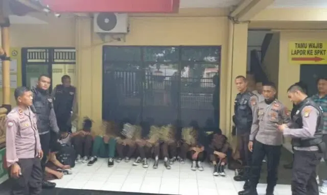 Tim Patroli Perintis Presisi Amankan 11 Pelajar Nge-BM di Tangerang, Ini Sanksinya! Tim Patroli Perintis Presisi Amankan 11 Pelajar Nge-BM di Tangerang, Ini Sanksinya!