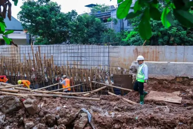 Percepat Pengendalian Banjir, Pilar Tinjau Pembangunan Turap di Puri Bintaro Indah Percepat Pengendalian Banjir, Pilar Tinjau Pembangunan Turap di Puri Bintaro Indah