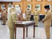 Lantik 19 Pejabat Fungsional, Sekjen Kemendagri Ingatkan Tantangan Birokrasi Pasca-Weberian Lantik 19 Pejabat Fungsional, Sekjen Kemendagri Ingatkan Tantangan Birokrasi Pasca-Weberian