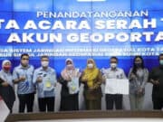 Diskominfo Kota Tangerang Serahkan Akun Geoportal ke Tiga BUMD Diskominfo Kota Tangerang Serahkan Akun Geoportal ke Tiga BUMD