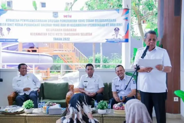 Hadiri Pembinaan RT/RW se-Kelurahan Babakan, Benyamin : Harus Jadi Jembatan Bagi Masyarakat dan Pemerintah Hadiri Pembinaan RT/RW se-Kelurahan Babakan, Benyamin : Harus Jadi Jembatan Bagi Masyarakat dan Pemerintah