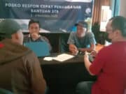 Pembagian STB Gratis di Hotel Berbintang, Masyarakat Tidak Terdaftar Kecewa dan Marah Pembagian STB Gratis di Hotel Berbintang, Masyarakat Tidak Terdaftar Kecewa dan Marah