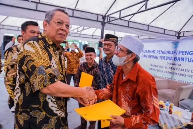 Pemkot Tangsel Serahkan Bantuan Peralatan Pemandian Jenazah dan Keranda ke TPU Sari Mulya Pemkot Tangsel Serahkan Bantuan Peralatan Pemandian Jenazah dan Keranda ke TPU Sari Mulya