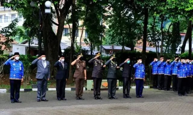Forkopimda Tangerang Gelar Apel dan Tabur Bunga Forkopimda Tangerang Gelar Apel dan Tabur Bunga