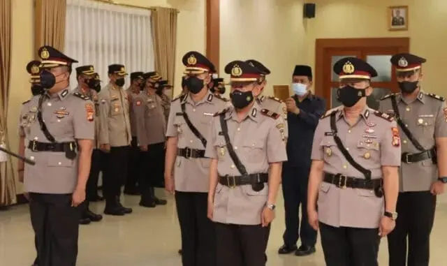 Lima Perwira Polres Metro Tangerang Kota Berganti Lima Perwira Polres Metro Tangerang Kota Berganti