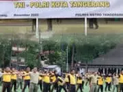 Ratusan Polisi-TNI Kota Tangerang Kumpul Bareng di Alun-Alun Ahmad Yani Ratusan Polisi-TNI Kota Tangerang Kumpul Bareng di Alun-Alun Ahmad Yani