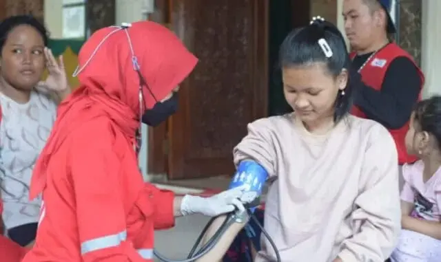 PMI Kota Tangerang Layani Pemeriksaan Kesehatan Gratis Pengungsi Banjir PMI Kota Tangerang Layani Pemeriksaan Kesehatan Gratis Pengungsi Banjir