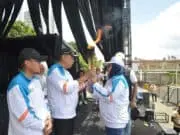 Terima Kirab Obor Porprov VI Banten, Wali Kota Benyamin Ajak Warga Dukung Kontingen Tangsel Terima Kirab Obor Porprov VI Banten, Wali Kota Benyamin Ajak Warga Dukung Kontingen Tangsel