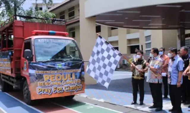 200 Juta dan 20 Personil BPBD Dikirim dari Kota Tangerang Untuk Cianjur 200 Juta dan 20 Personil BPBD Dikirim dari Kota Tangerang Untuk Cianjur