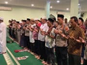 Polisi Tangerang Kota Gelar Doa dan Shalat Ghaib untuk Korban Gempa Cianjur Polisi Tangerang Kota Gelar Doa dan Shalat Ghaib untuk Korban Gempa Cianjur