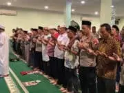 Polisi Tangerang Kota Gelar Doa dan Shalat Ghaib untuk Korban Gempa Cianjur Polisi Tangerang Kota Gelar Doa dan Shalat Ghaib untuk Korban Gempa Cianjur