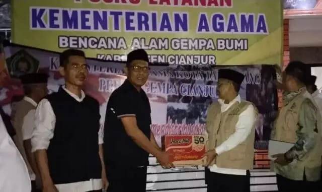 Kepala Kemenag Kota Tangerang Antar Langsung Donasi ke Posko Kemenag Cianjur