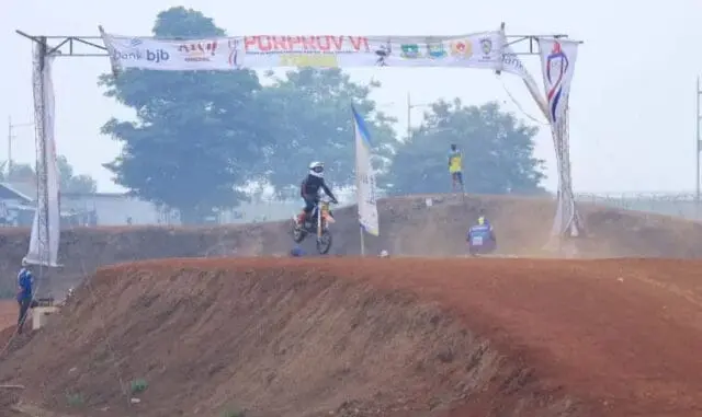 Hadirnya Sirkuit Motor Cross di Selapajang Tangerang Berkah Bagi Warga Sekitar Hadirnya Sirkuit Motor Cross di Selapajang Tangerang Berkah Bagi Warga Sekitar