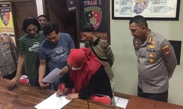 Kembalian Kurang, Ngamuk di SPBU Diamankan Polisi dan Berakhir Damai Kembalian Kurang, Ngamuk di SPBU Diamankan Polisi dan Berakhir Damai
