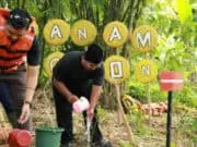 Si Cepat Ekspres dan Banksasuci Tanam 1.000 Pohon di Tepi Sungai Cisadane Si Cepat Ekspres dan Banksasuci Tanam 1.000 Pohon di Tepi Sungai Cisadane
