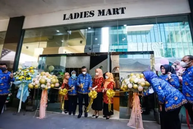 Bangun Semangat Kewirausahaan, Sekda Bambang Resmikan Ladies Mart dan Galeri Bangun Semangat Kewirausahaan, Sekda Bambang Resmikan Ladies Mart dan Galeri