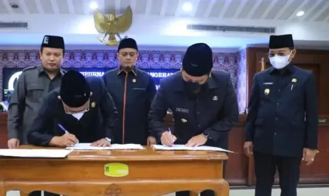 5,1 Triliun, Tok ! DPRD Kota Tangerang Tetapkan APBD T.A 2023 5,1 Triliun, Tok ! DPRD Kota Tangerang Tetapkan APBD T.A 2023