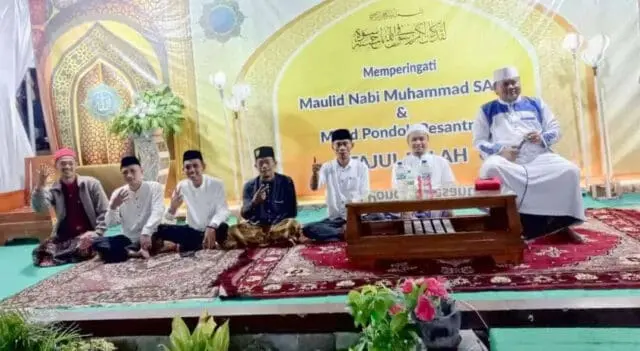 Pimpinan Ponpes Tajul Falah Kumpulkan Calon Kepala Desa Cipayung Deklarasi Damai Pilkades Serentak